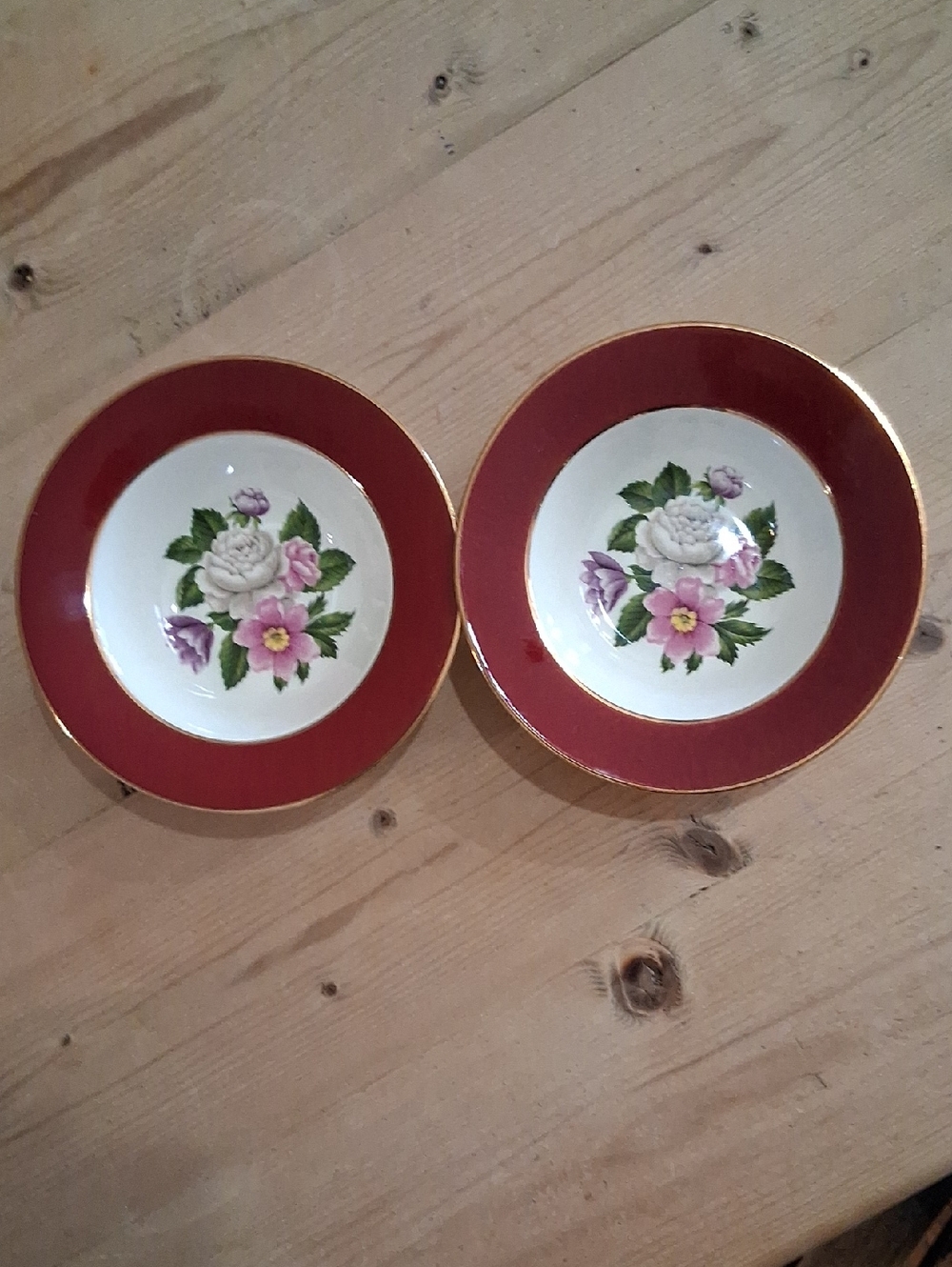 Cavalier Set Of 2 Bowls
